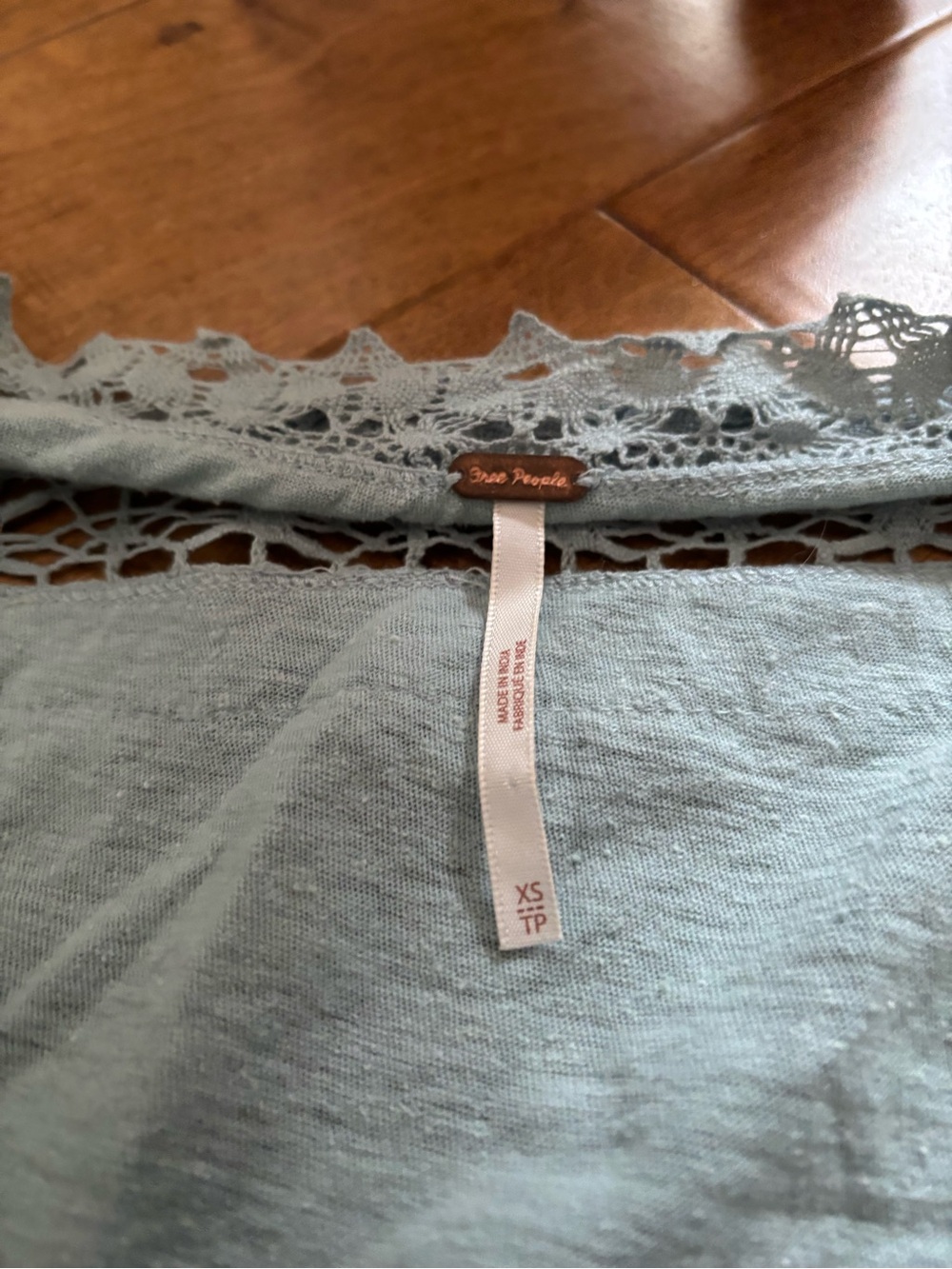 Free People Crochet Lace Boho Tie-Front Blouse, XS, Excellent Condition - Picture 3 of 3